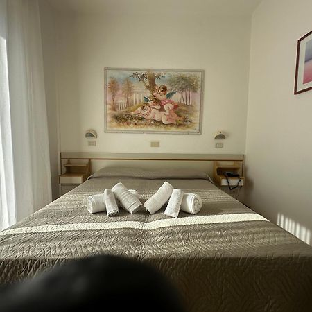 Hotel Alcazar Rimini Ngoại thất bức ảnh