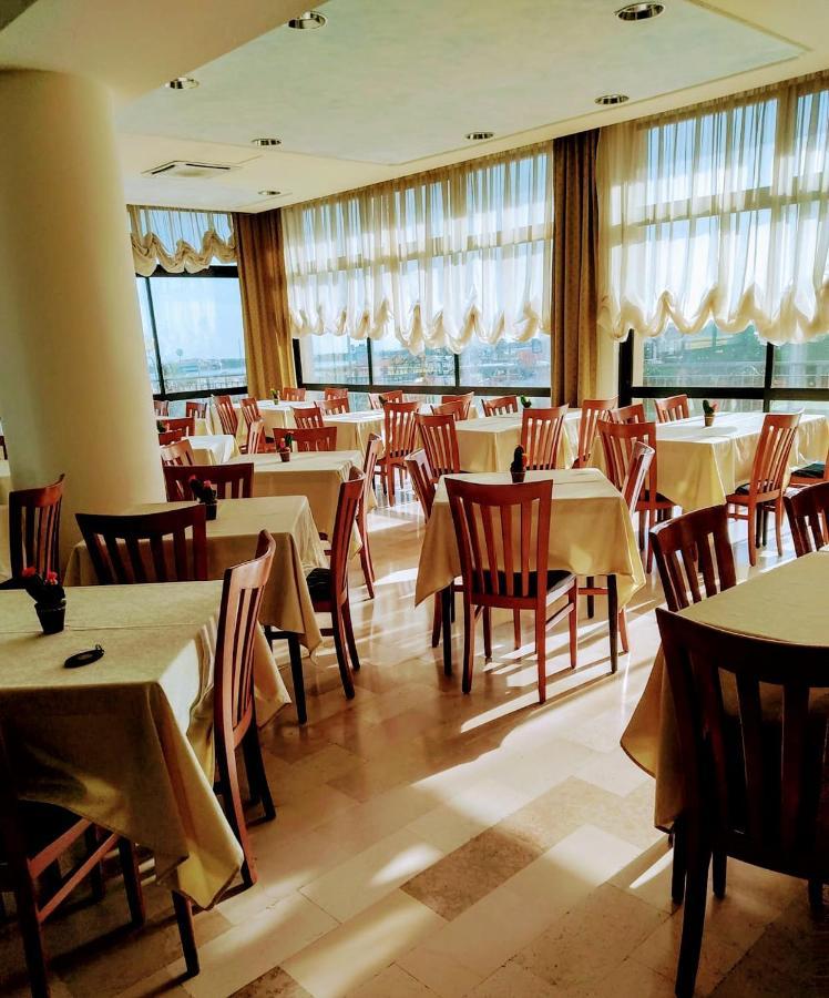 Hotel Alcazar Rimini Ngoại thất bức ảnh