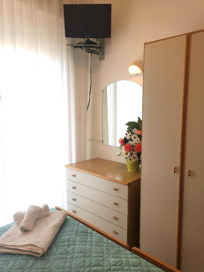 Hotel Alcazar Rimini Ngoại thất bức ảnh