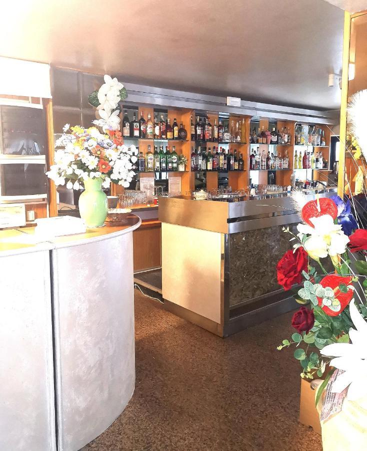 Hotel Alcazar Rimini Ngoại thất bức ảnh