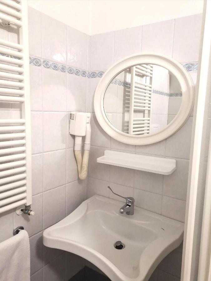 Hotel Alcazar Rimini Ngoại thất bức ảnh