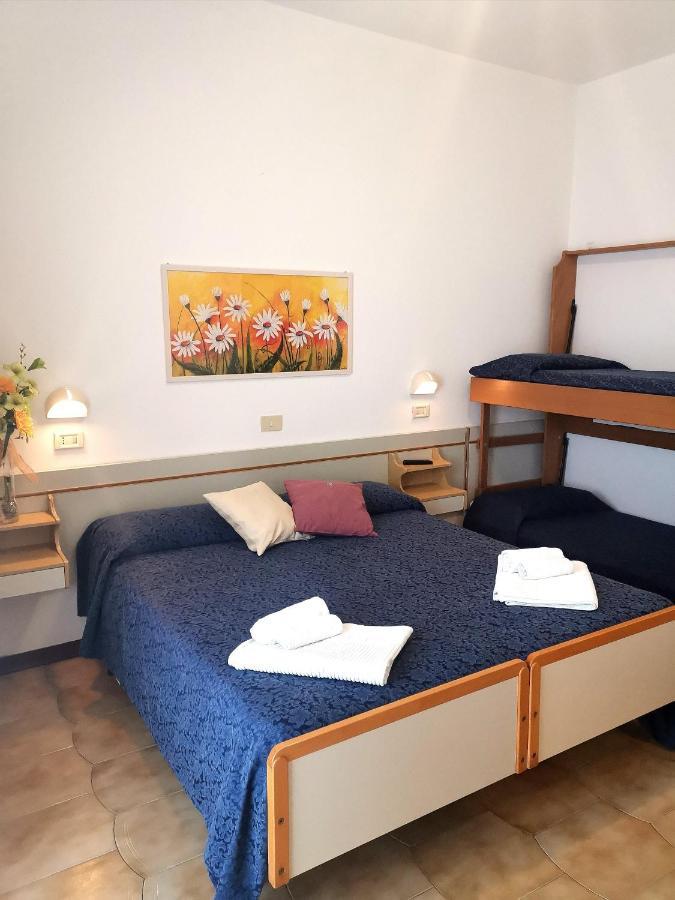 Hotel Alcazar Rimini Ngoại thất bức ảnh