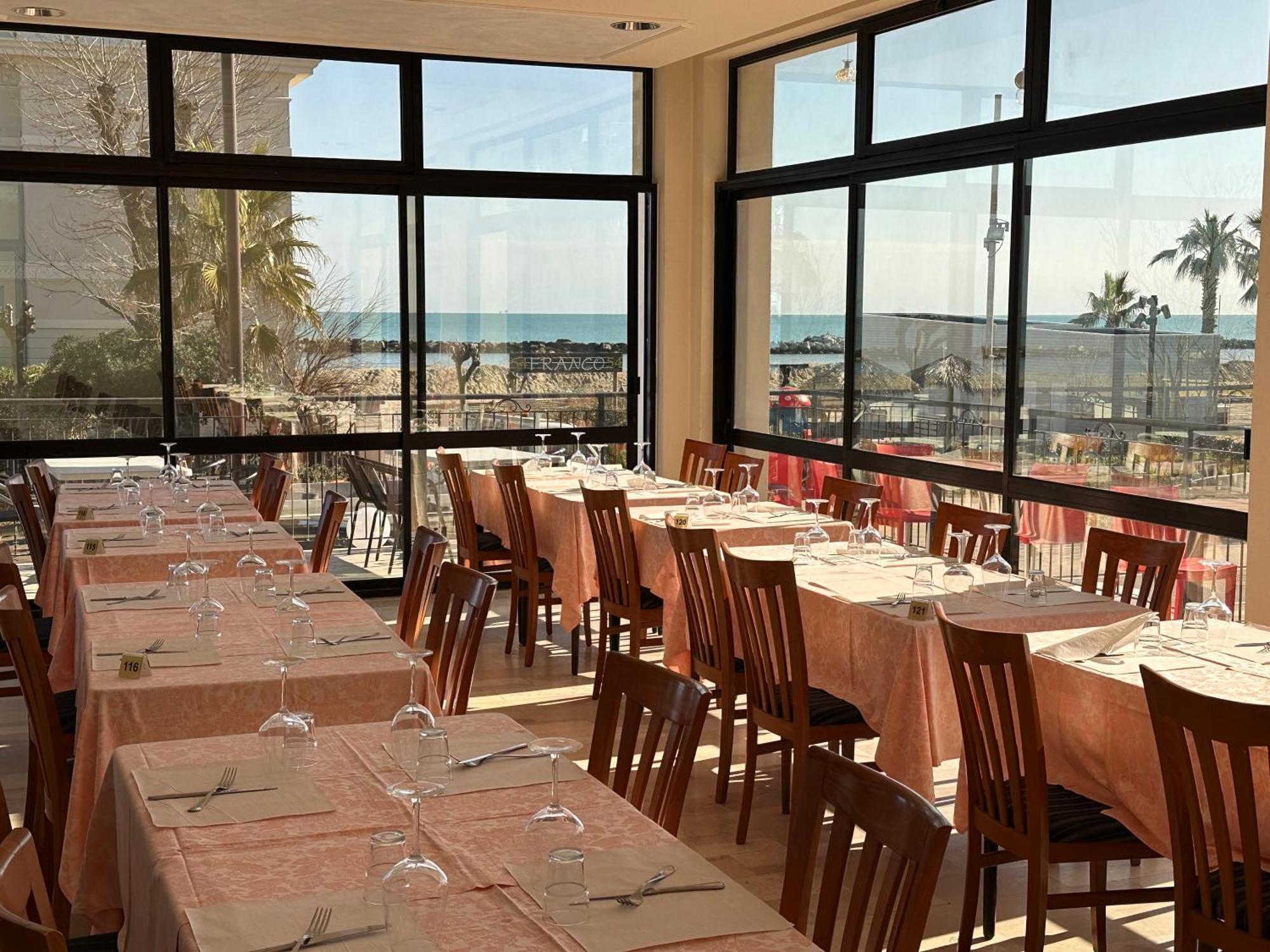 Hotel Alcazar Rimini Ngoại thất bức ảnh