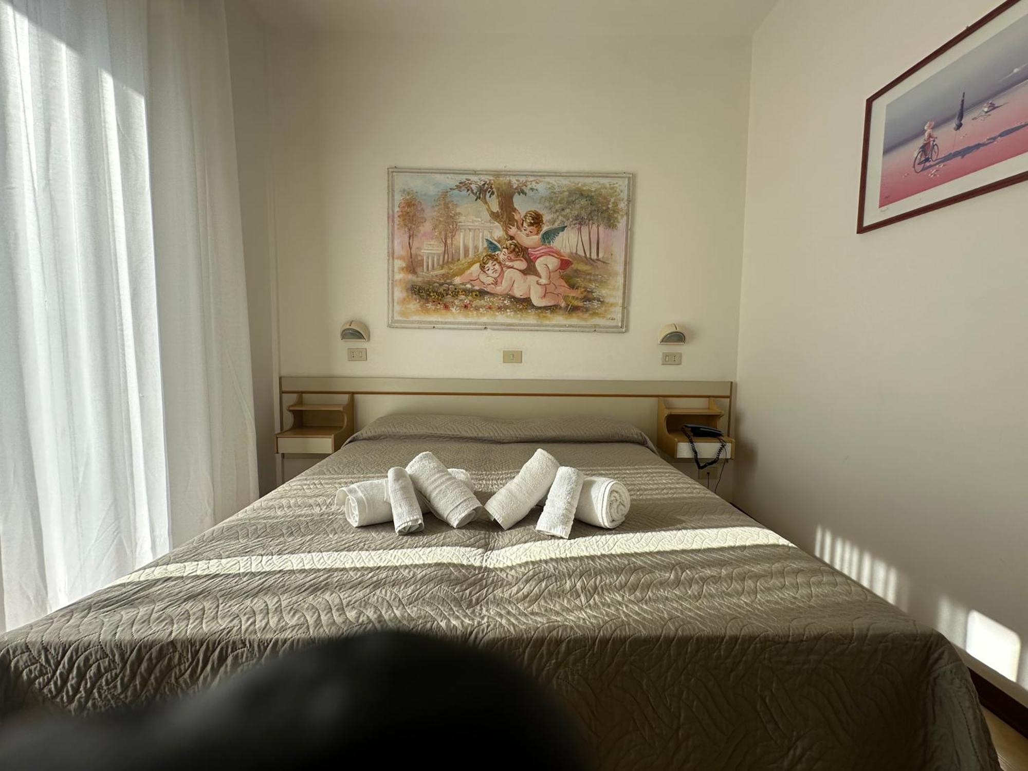 Hotel Alcazar Rimini Ngoại thất bức ảnh