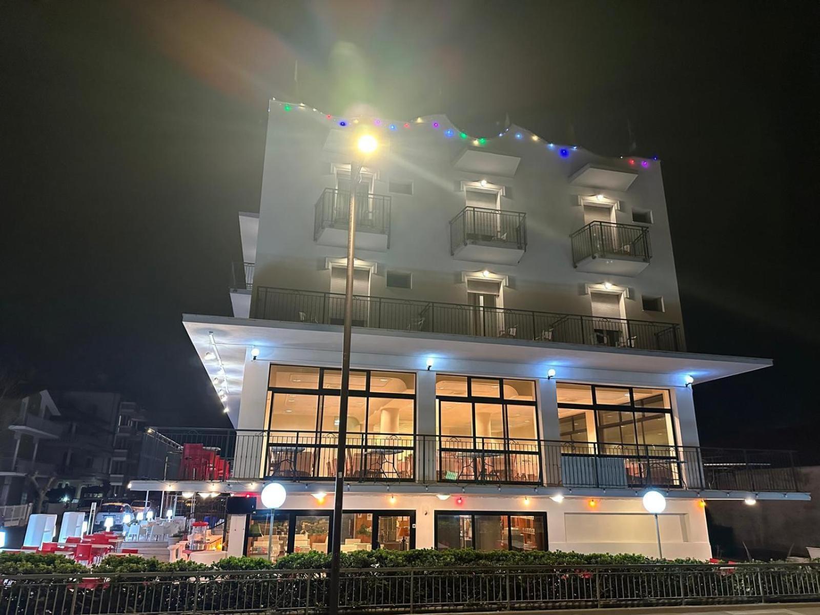Hotel Alcazar Rimini Ngoại thất bức ảnh