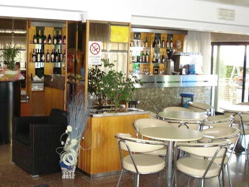 Hotel Alcazar Rimini Ngoại thất bức ảnh