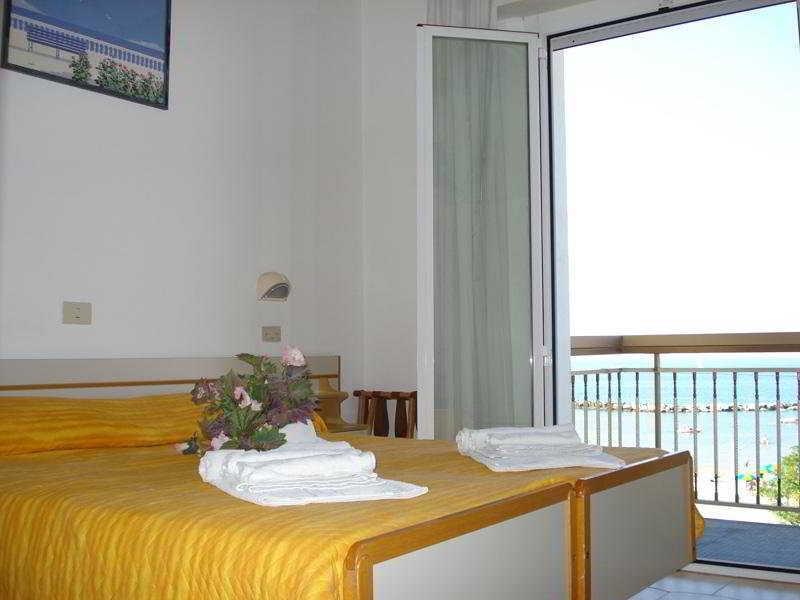 Hotel Alcazar Rimini Ngoại thất bức ảnh