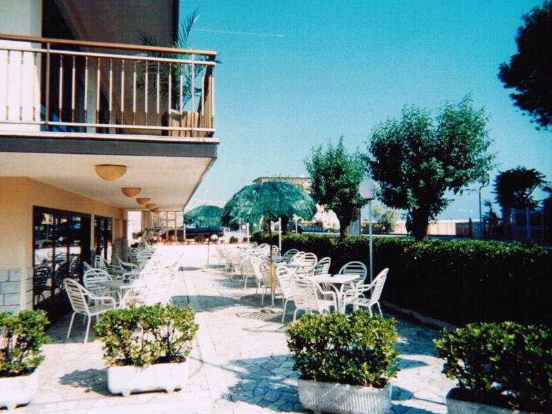 Hotel Alcazar Rimini Ngoại thất bức ảnh